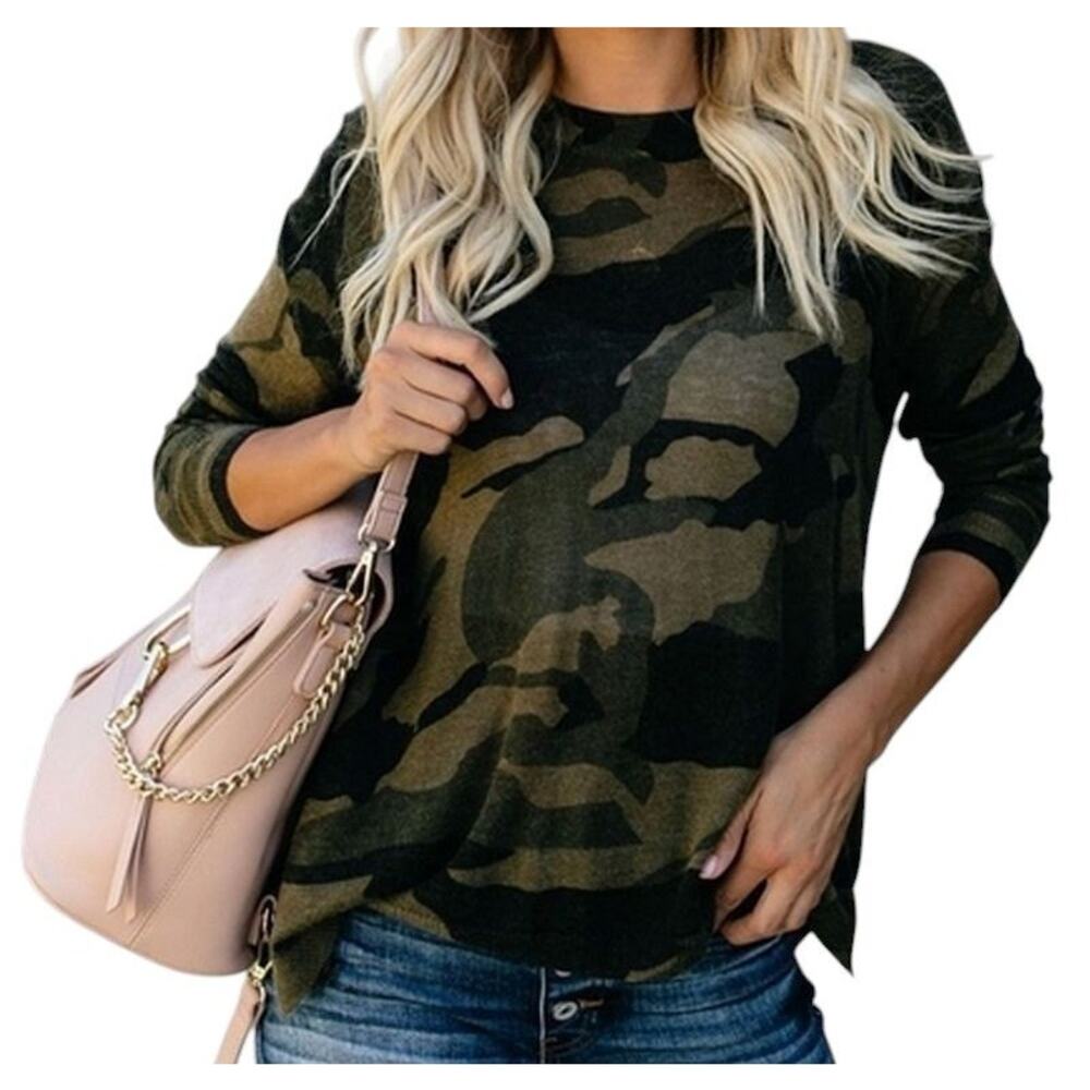 Vici Editor in Chief Lightweight Camo Side Zip Hem Luxury Pullover Sweater Small